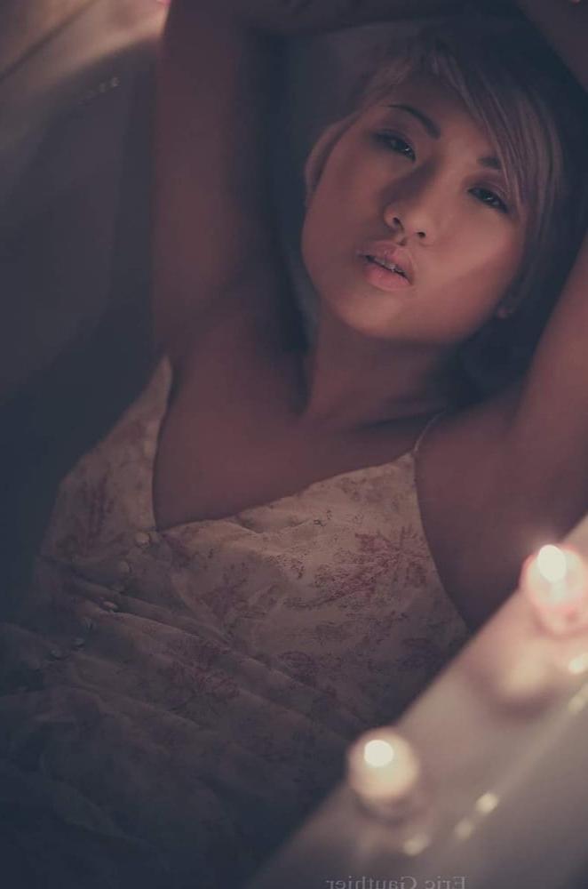 25P Canadian erotic models