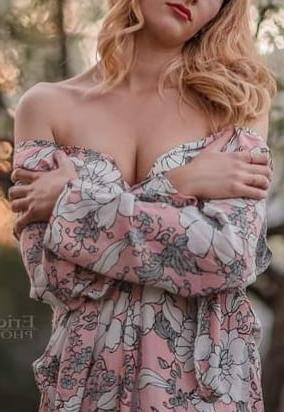 25P Canadian erotic models