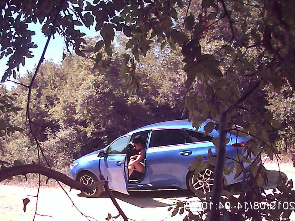 25P peeing in nature hidden camera