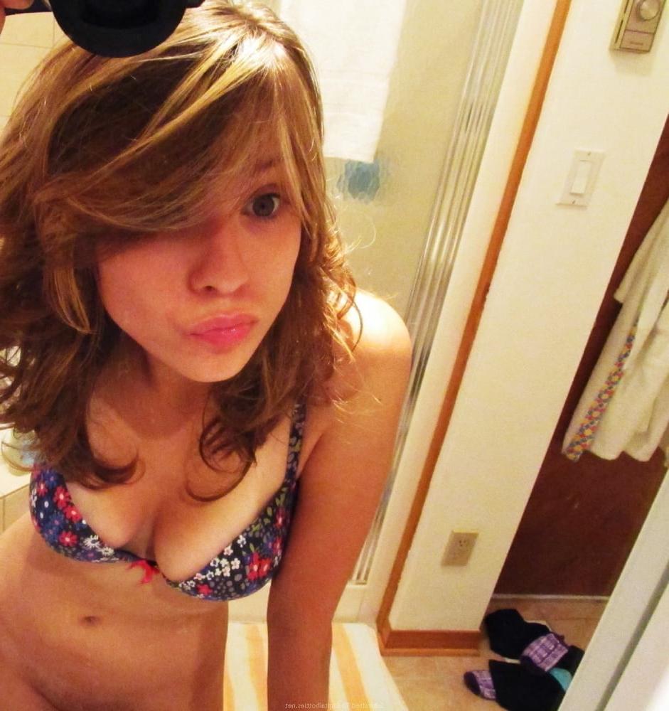 25P Sarah is a slim brunette teen I want to fuck