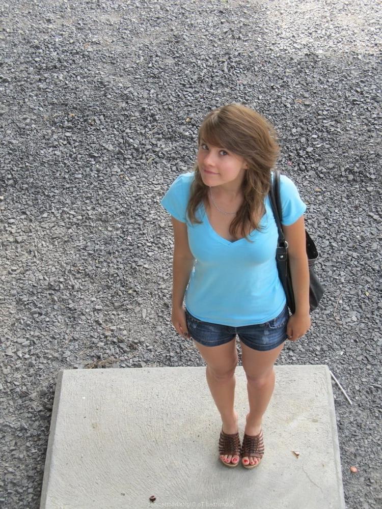 25P Sarah is a slim brunette teen I want to fuck