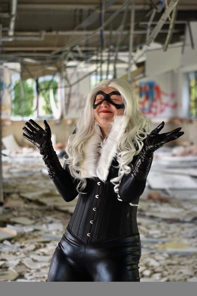 25P Bombshell Cosplay