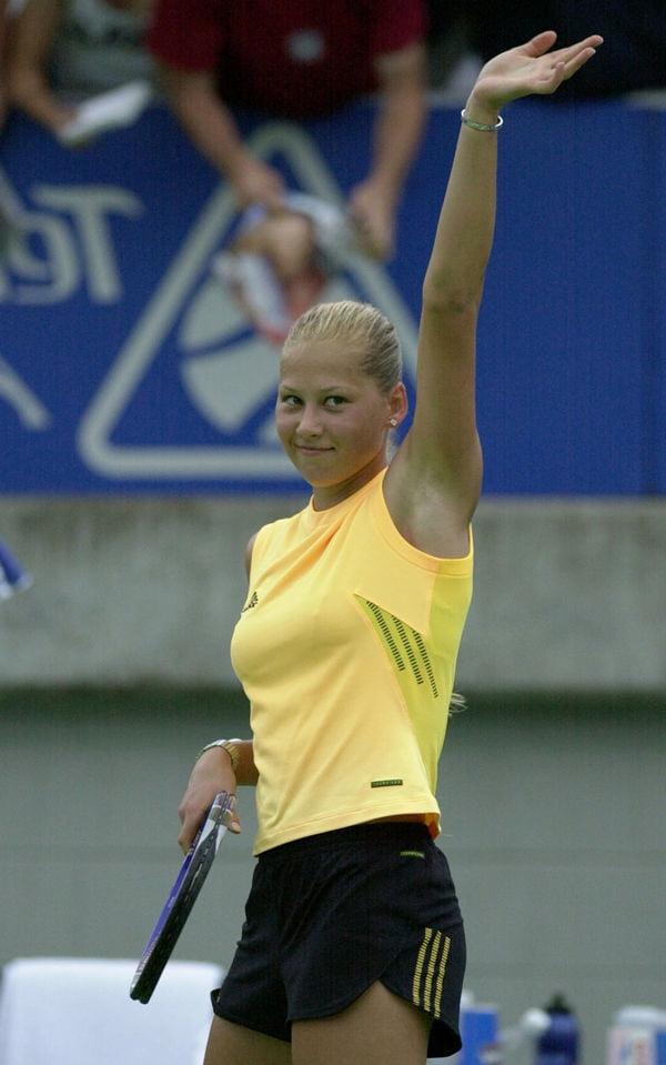 25P Anna Kournikova Fit As Fuck 8