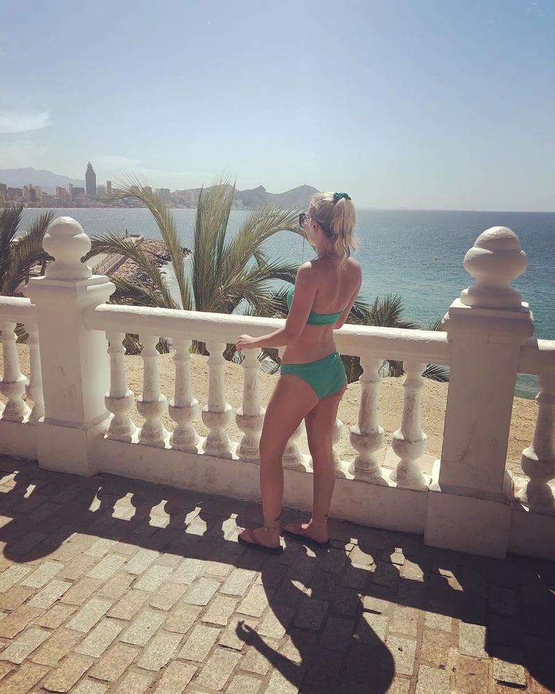25P Dutch Girl Lexi