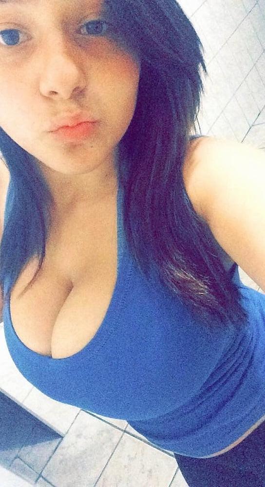 25P Rafaela peituda teen busty