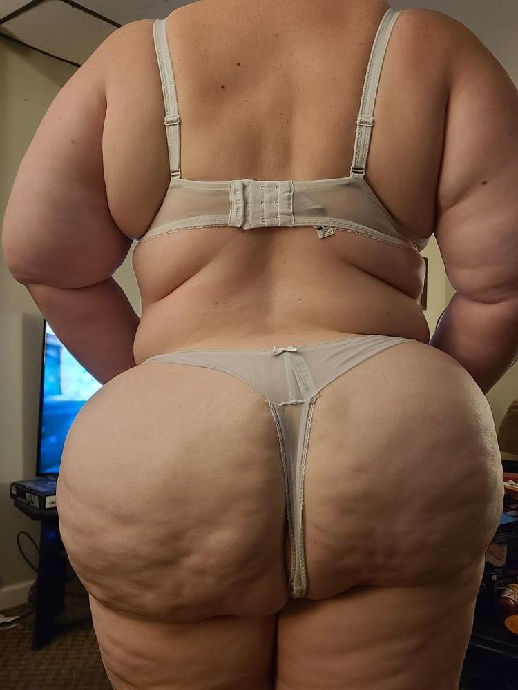 25P Mrs Jane 49 yo ia a fat yummy doctor