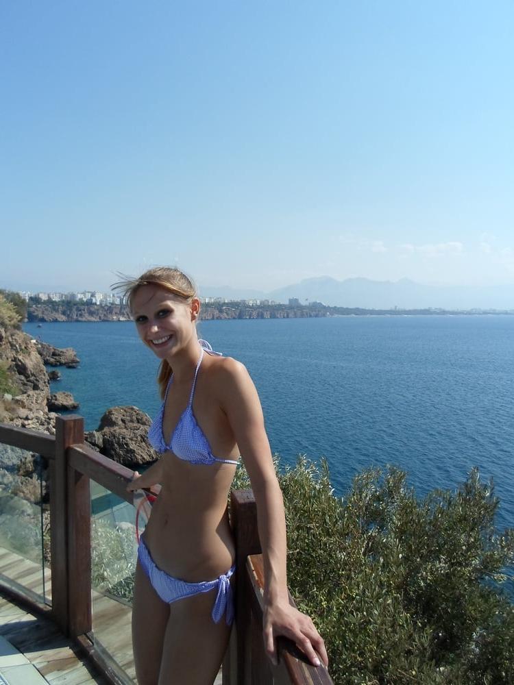 20P Holiday by the sea