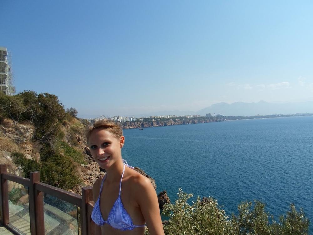 20P Holiday by the sea