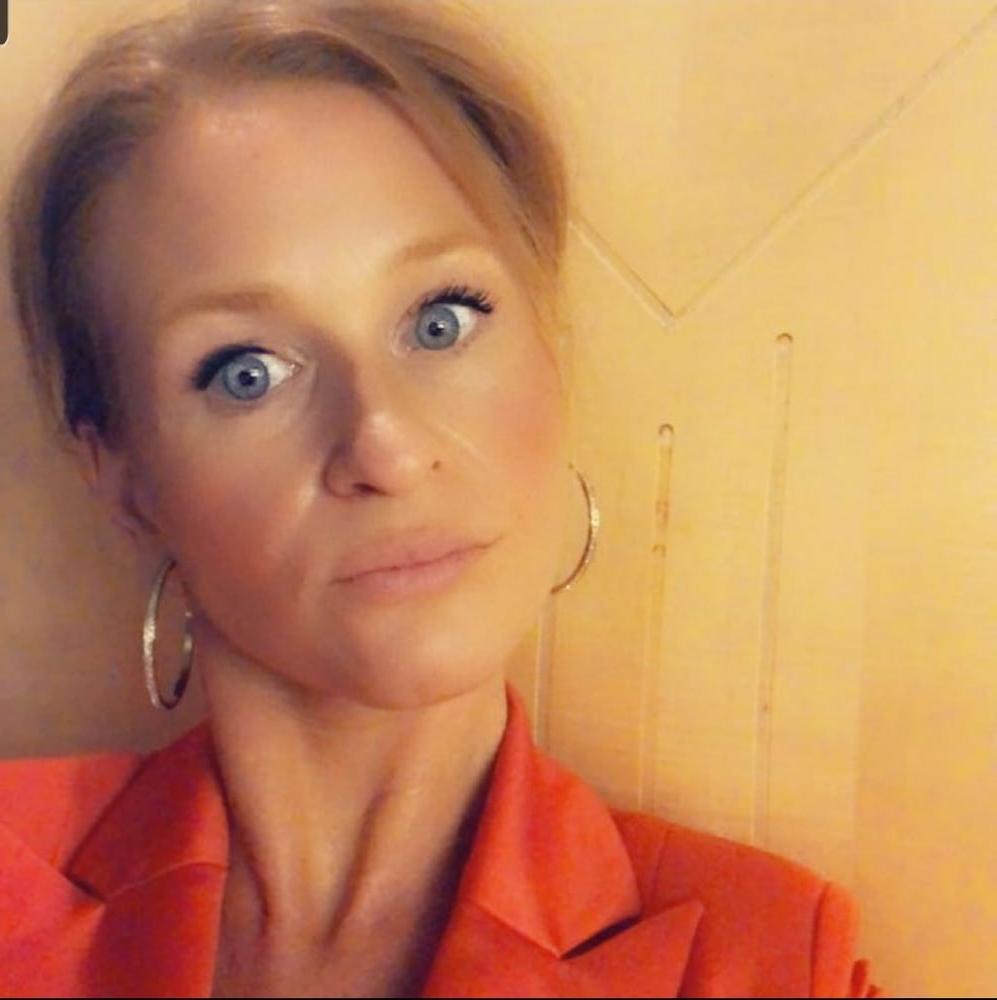 10P Dutch milf slut
