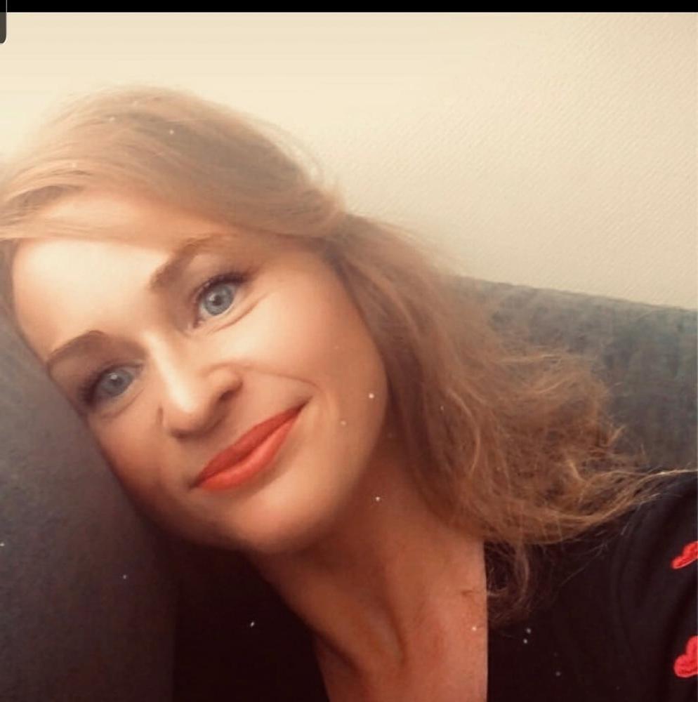 10P Dutch milf slut