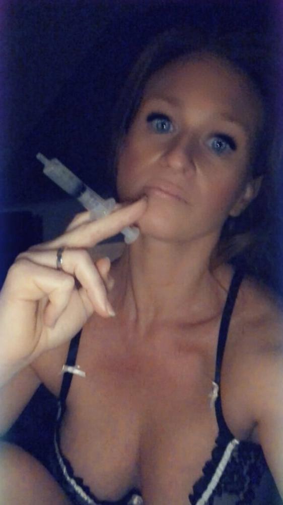 10P Dutch milf slut