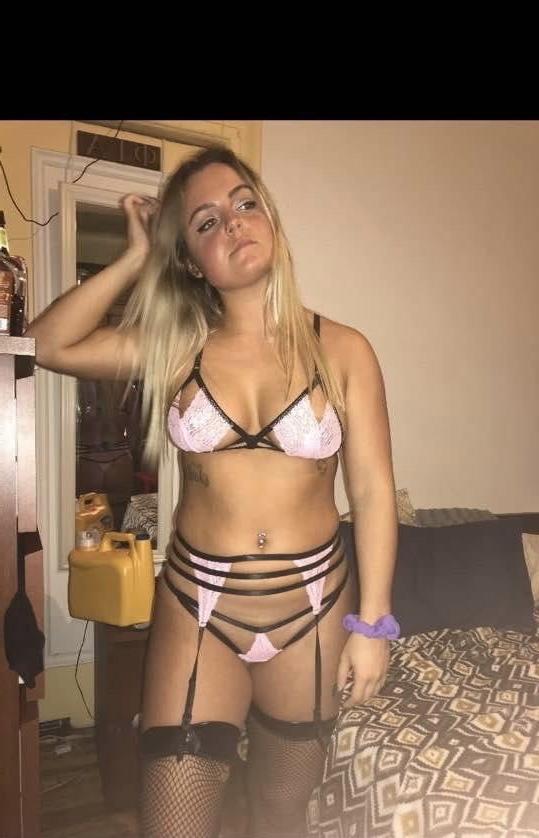 10P Chubby Busty Pierced Teen Slut Shows Big Tits Curvy Body