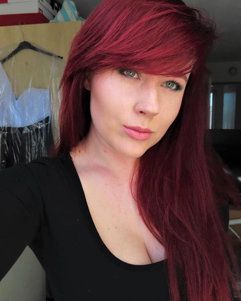 25P Dutch redhead with huge boobs