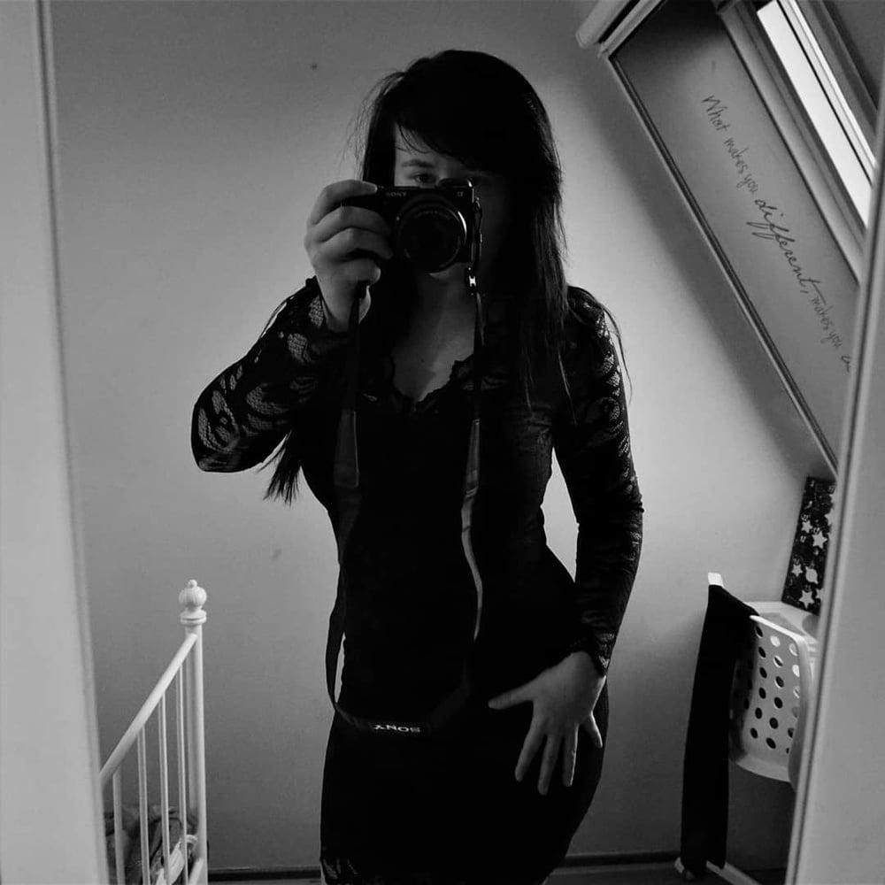 25P Dutch redhead with huge boobs