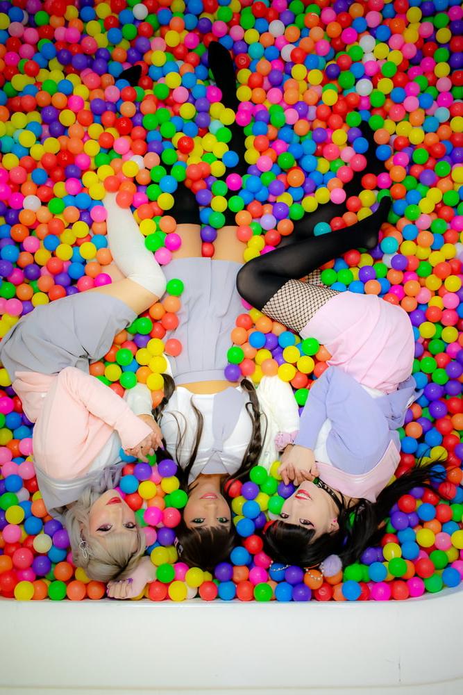 25P KMFX - Party