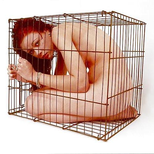 10P Caged Girls