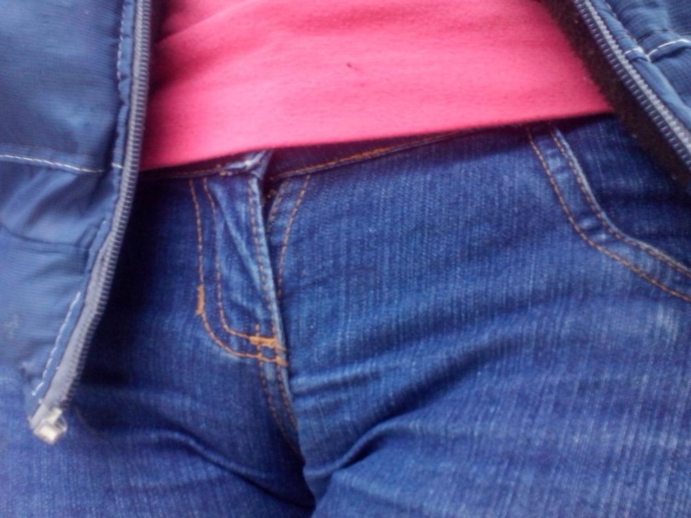 25P Cameltoe Candid