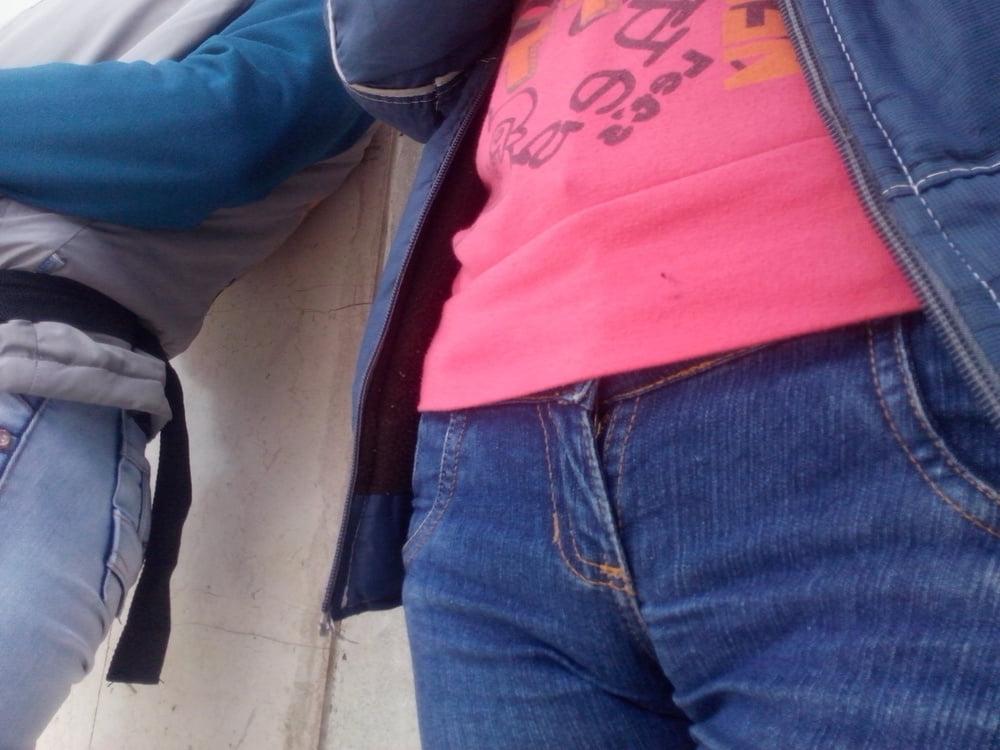 25P Cameltoe Candid