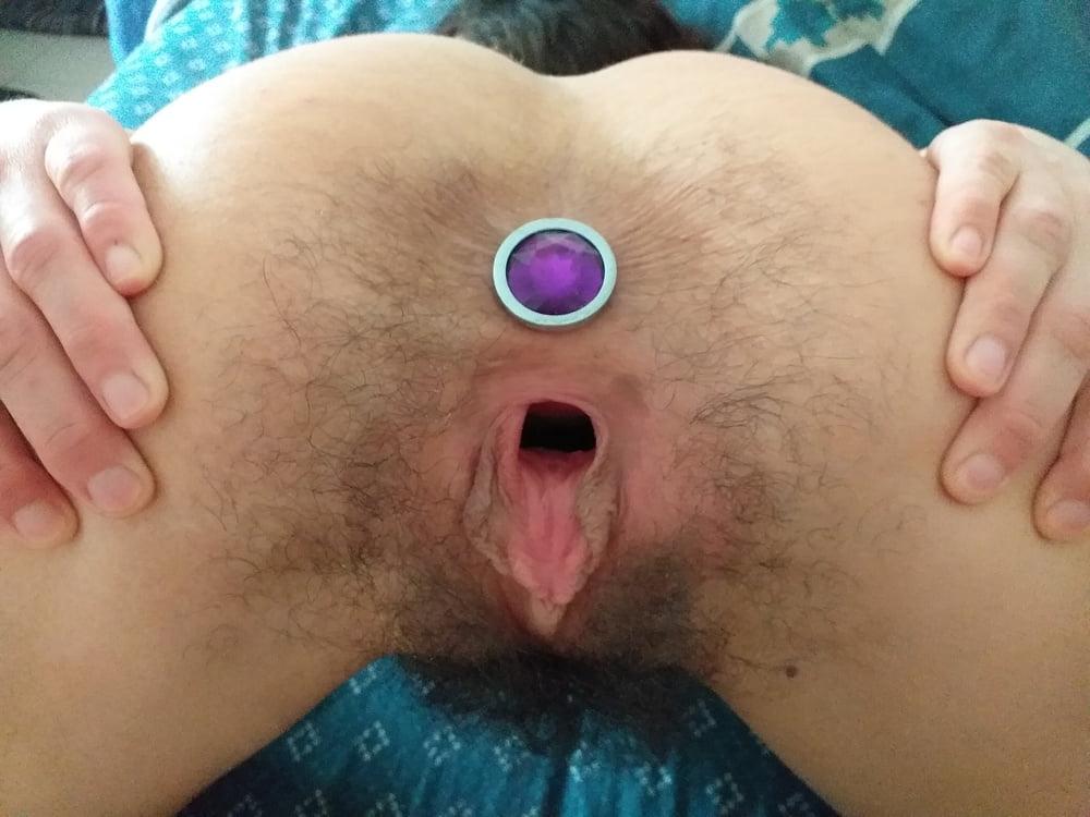 25P GAPING HAIRY PUSSY &amp; ASSHOLE