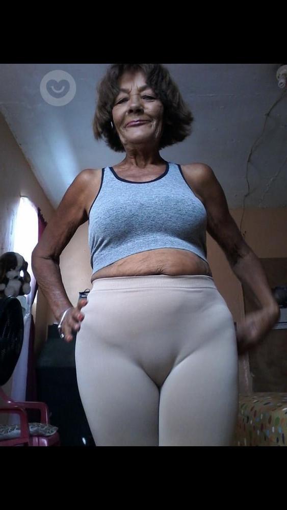 7P Granny cameltoe