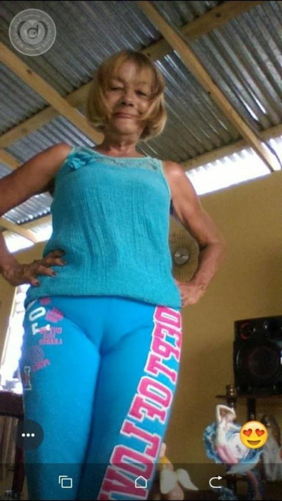 7P Granny cameltoe