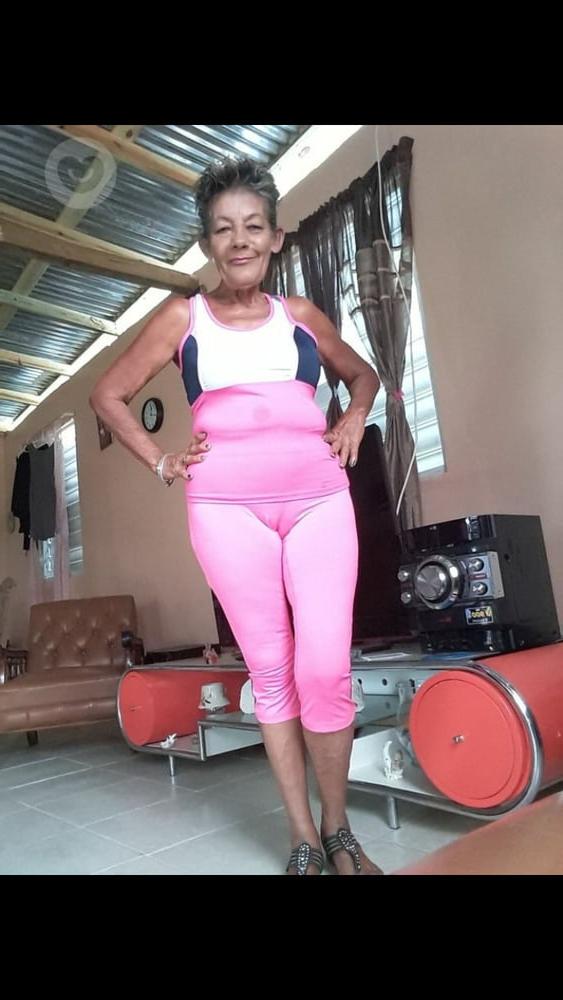 7P Granny cameltoe