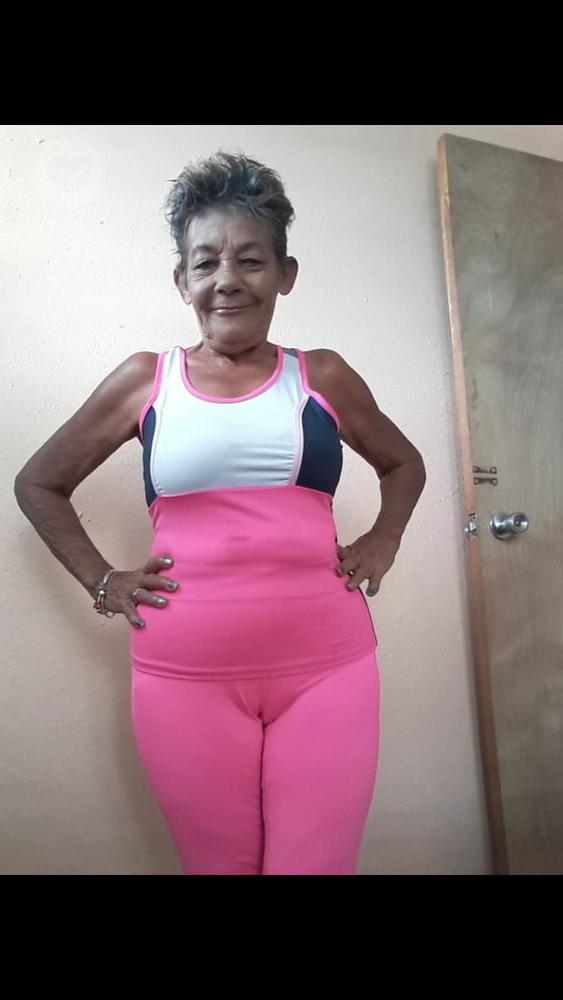 7P Granny cameltoe
