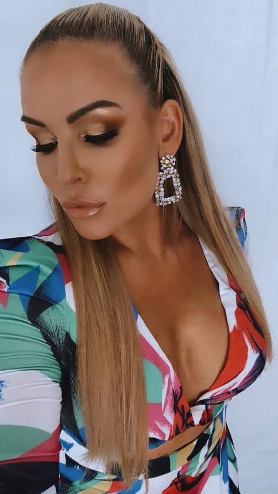 25P International Love #16
