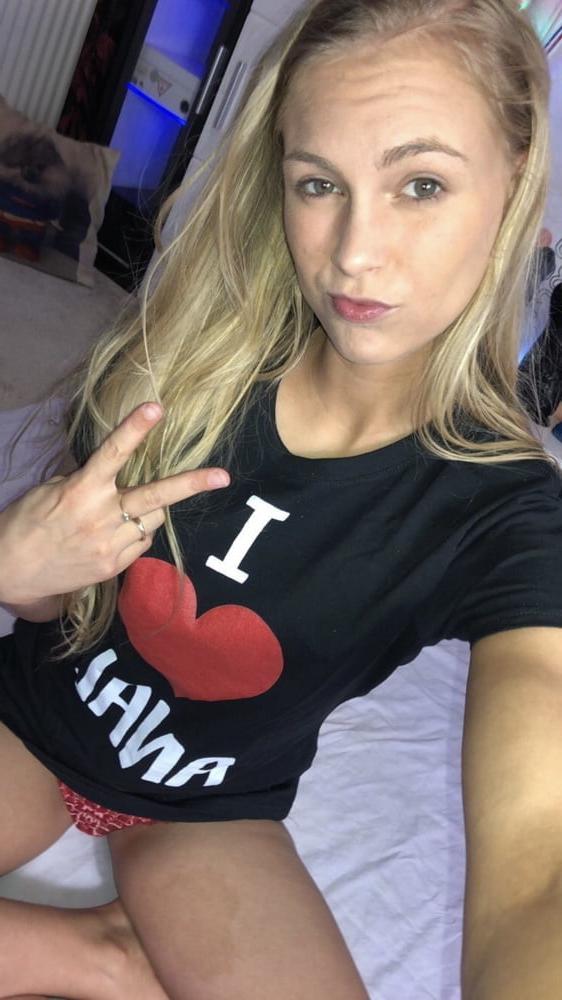 25P Dutch slut girl Elise aka Siswet19 exposed