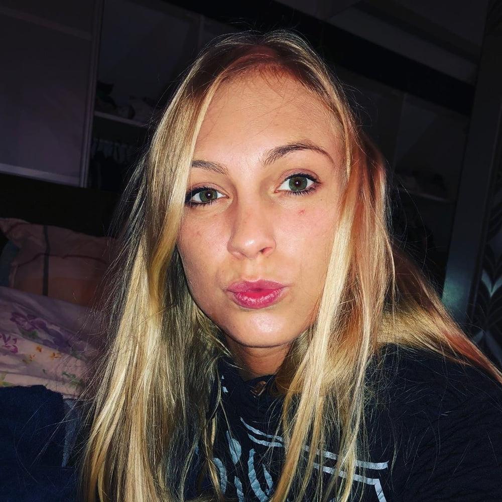 25P Dutch slut girl Elise aka Siswet19 exposed
