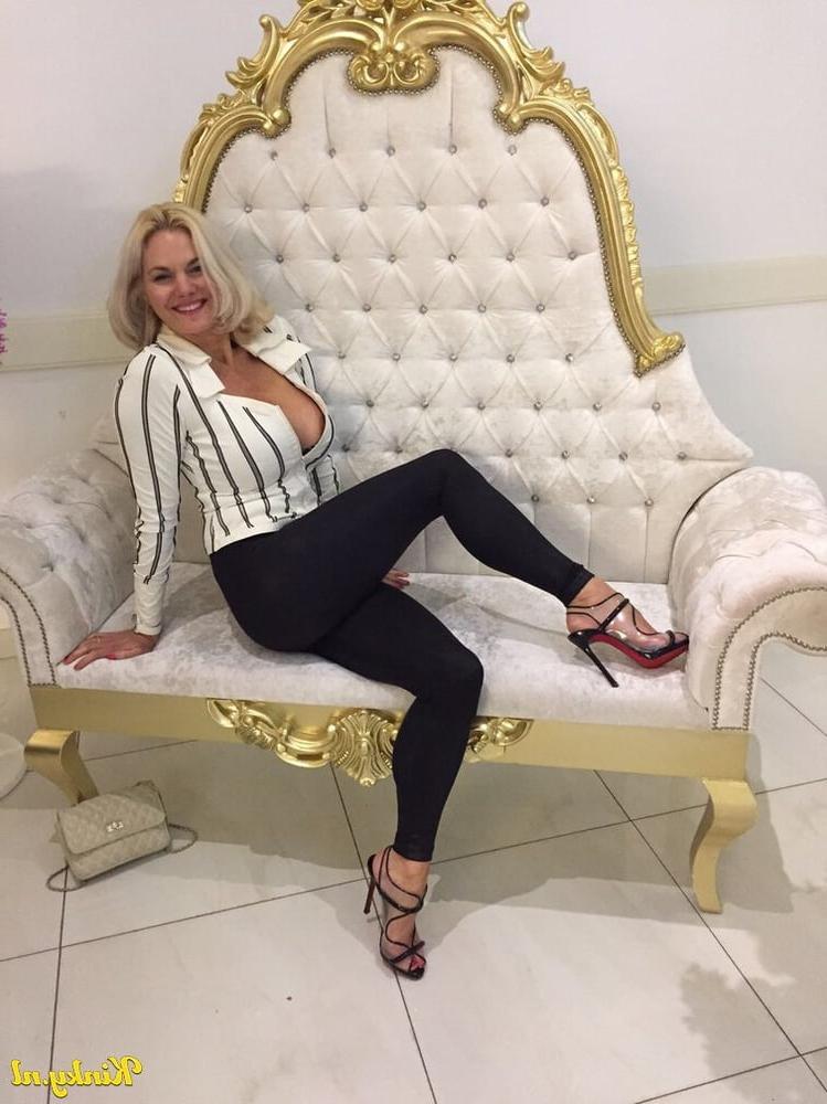 25P Cecilie: Dutch Escort with huge fake tits!