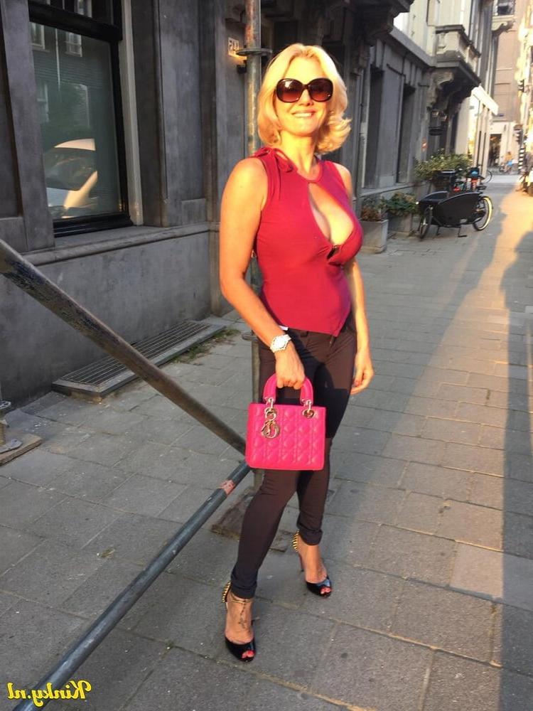 25P Cecilie: Dutch Escort with huge fake tits!