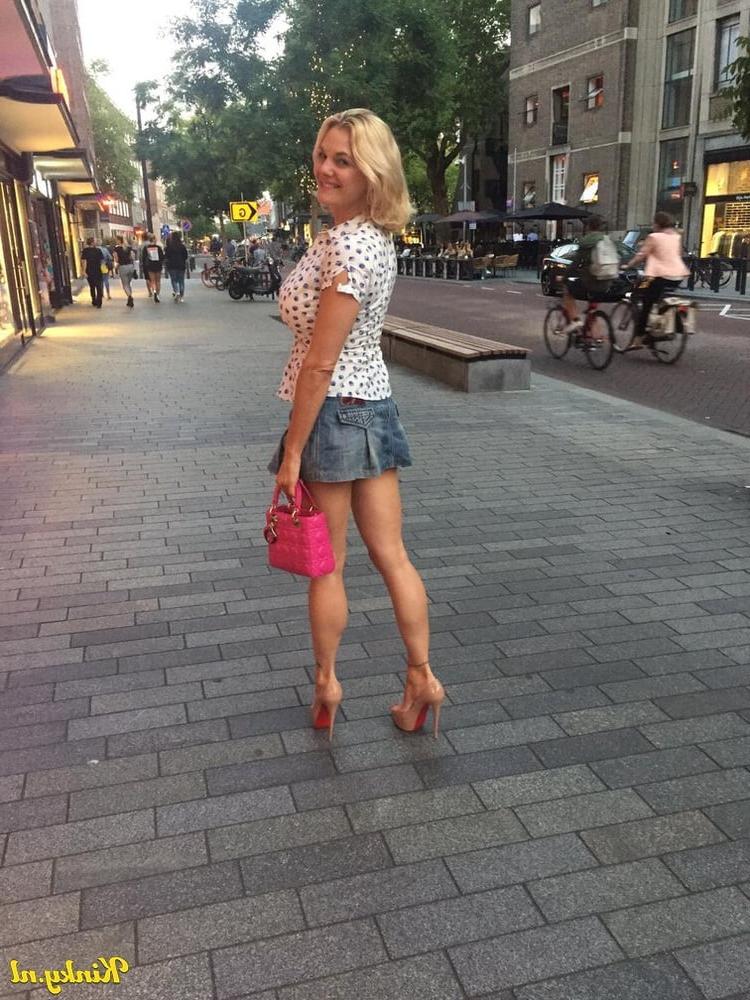 25P Cecilie: Dutch Escort with huge fake tits!