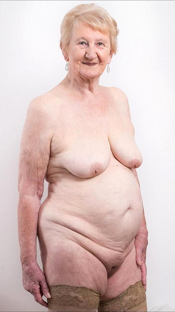 25P Shaved Grannys Gilfs Matures Milfs