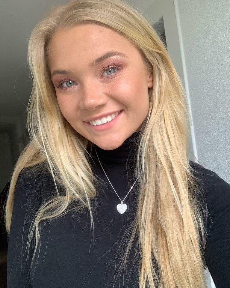 25P Dutch girl 07