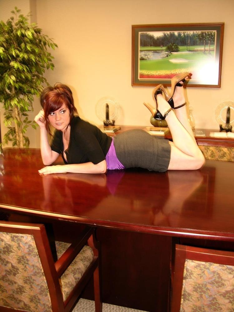 25P Busty redhead teen exposed