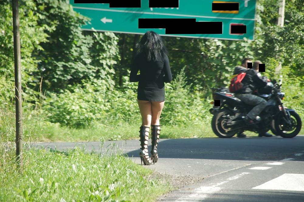 21P Mes Amies Les Putes 2 (Hookers in The Woods) By TROC