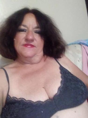 9P 63 year old granny loves to eat ass