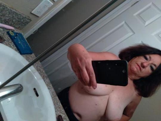 9P 63 year old granny loves to eat ass
