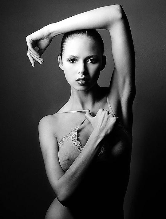 14P Photo gallery for art lovers of the nude