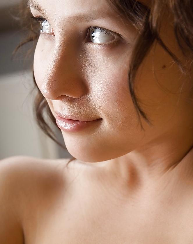 16P Big tit Carla with long lips