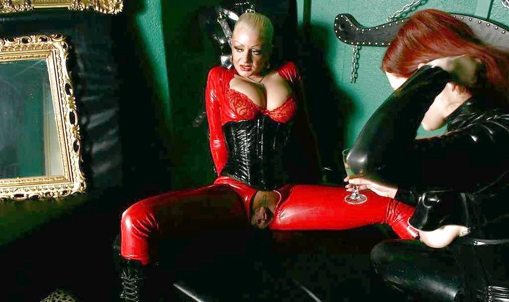 25P Fetish Les 2