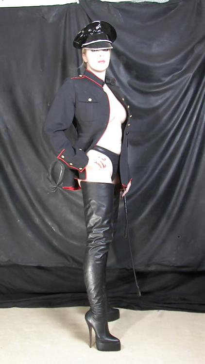 15P Milfs and Dommes