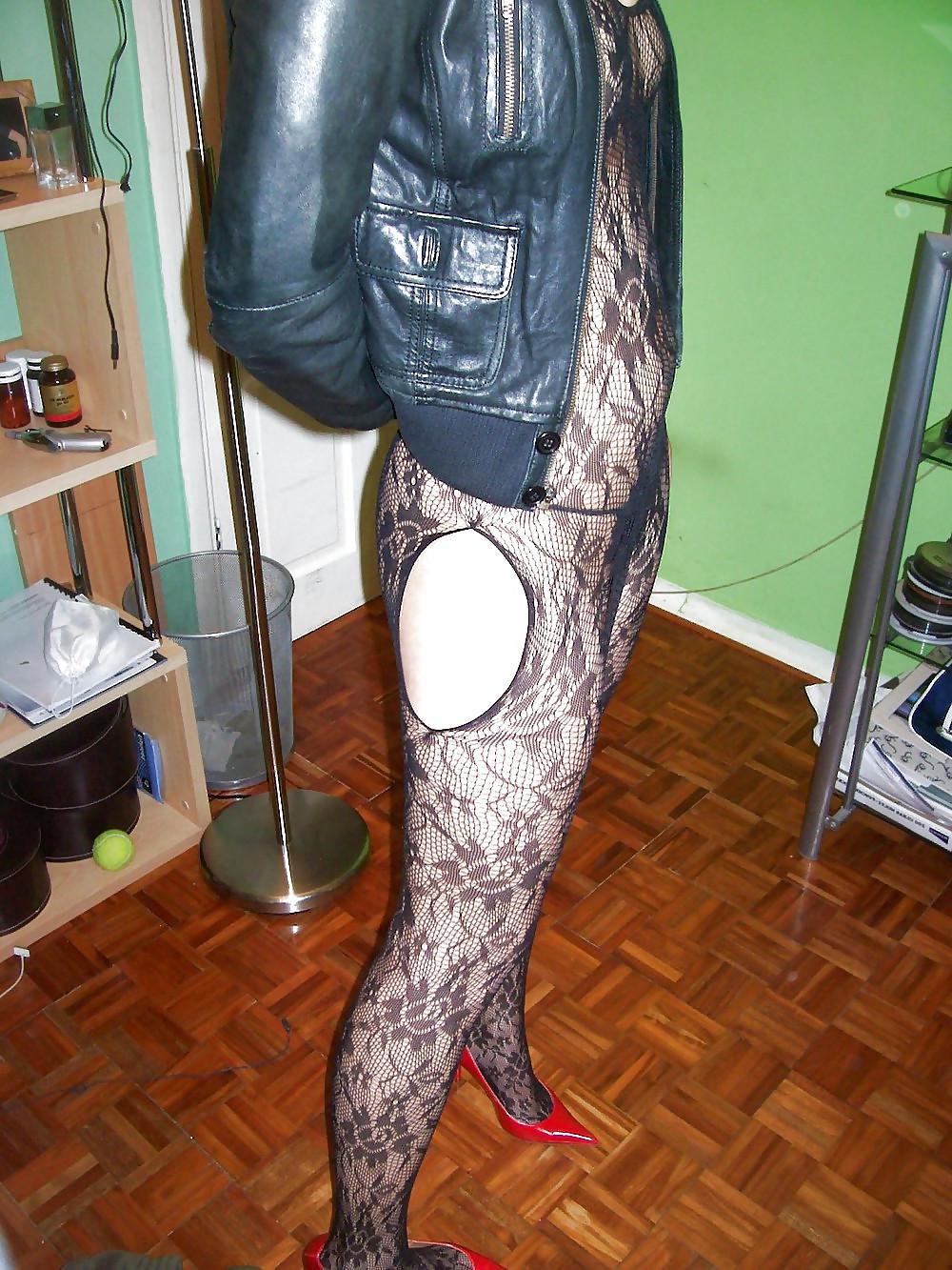 25P Black lace body
