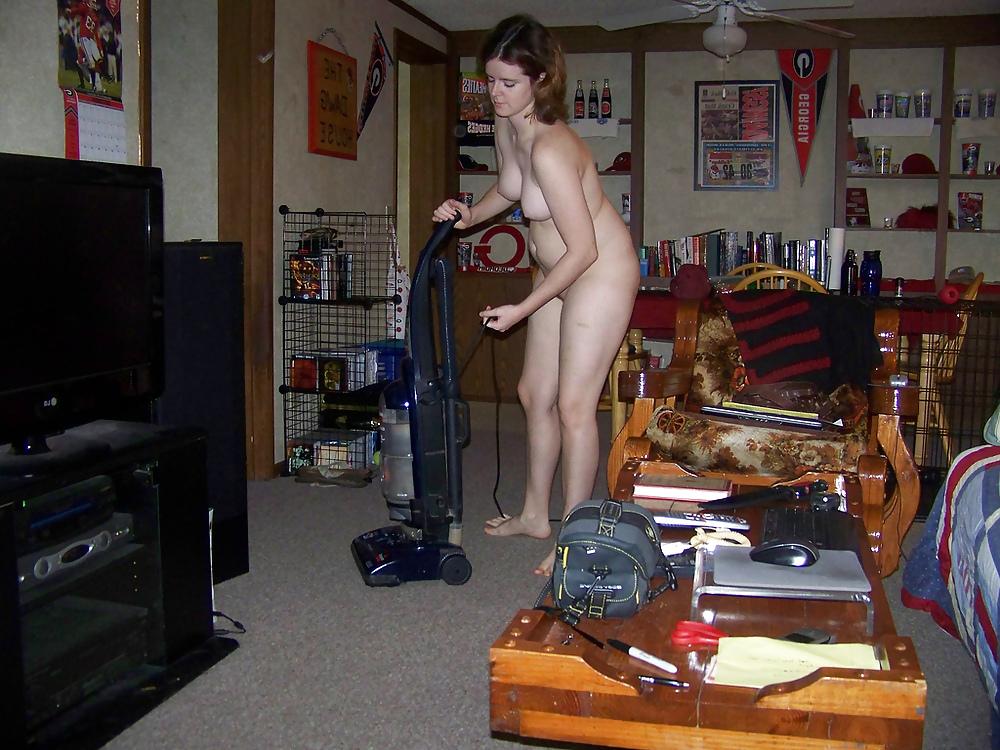 25P Wife Naked Around the House