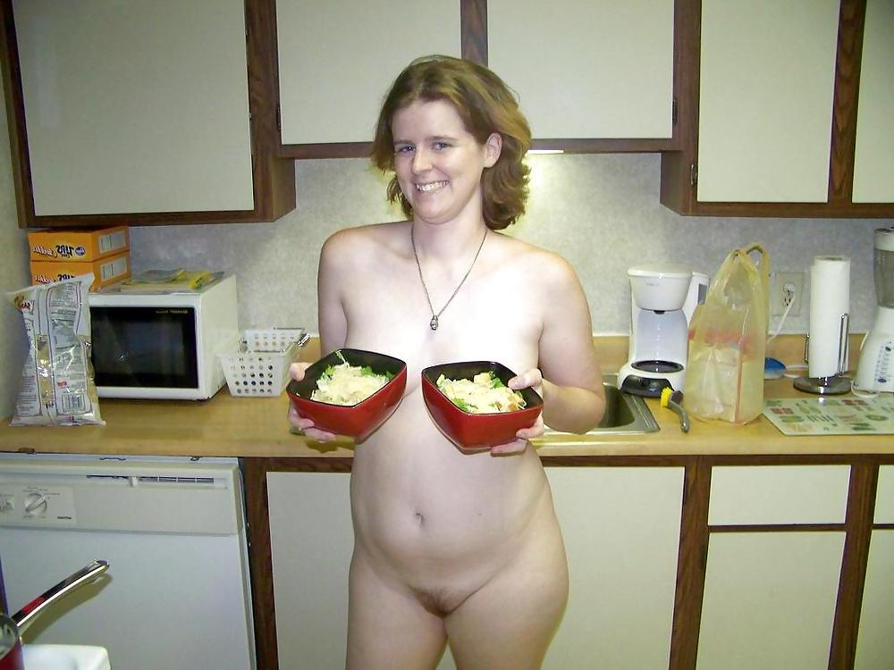 25P Wife Naked Around the House