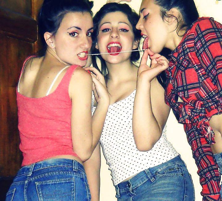 25P Brunette Florencia Facebook Friend - BBenito