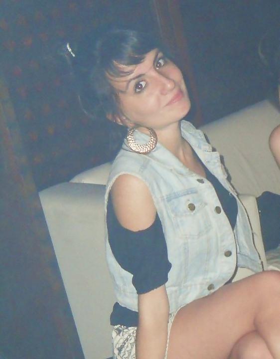 25P Brunette Florencia Facebook Friend - BBenito