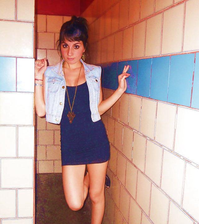 25P Brunette Florencia Facebook Friend - BBenito