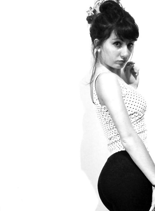 25P Brunette Florencia Facebook Friend - BBenito